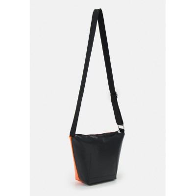 Marni TRIBECA BOX SHOULDER UNISEX - Across body bag - carrot/black/orange